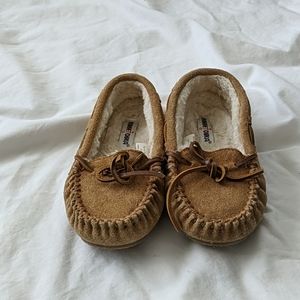 Toddler minnetonka slippers